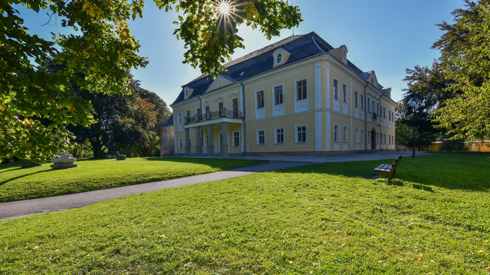 Z Paskova do Frýdku-Místku, Sedlišť a zpět