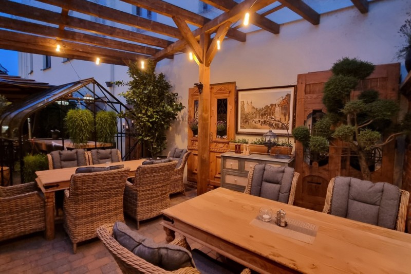 Restaurace a kavárna Dvorek